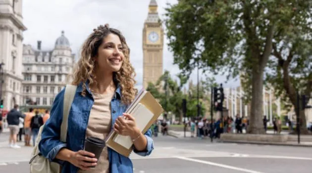 Imagem ilustra um profissional na Europa